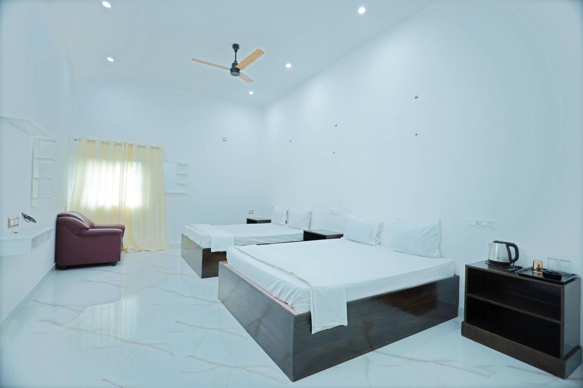 Lk.Lodge Kanyakumari Buitenkant foto